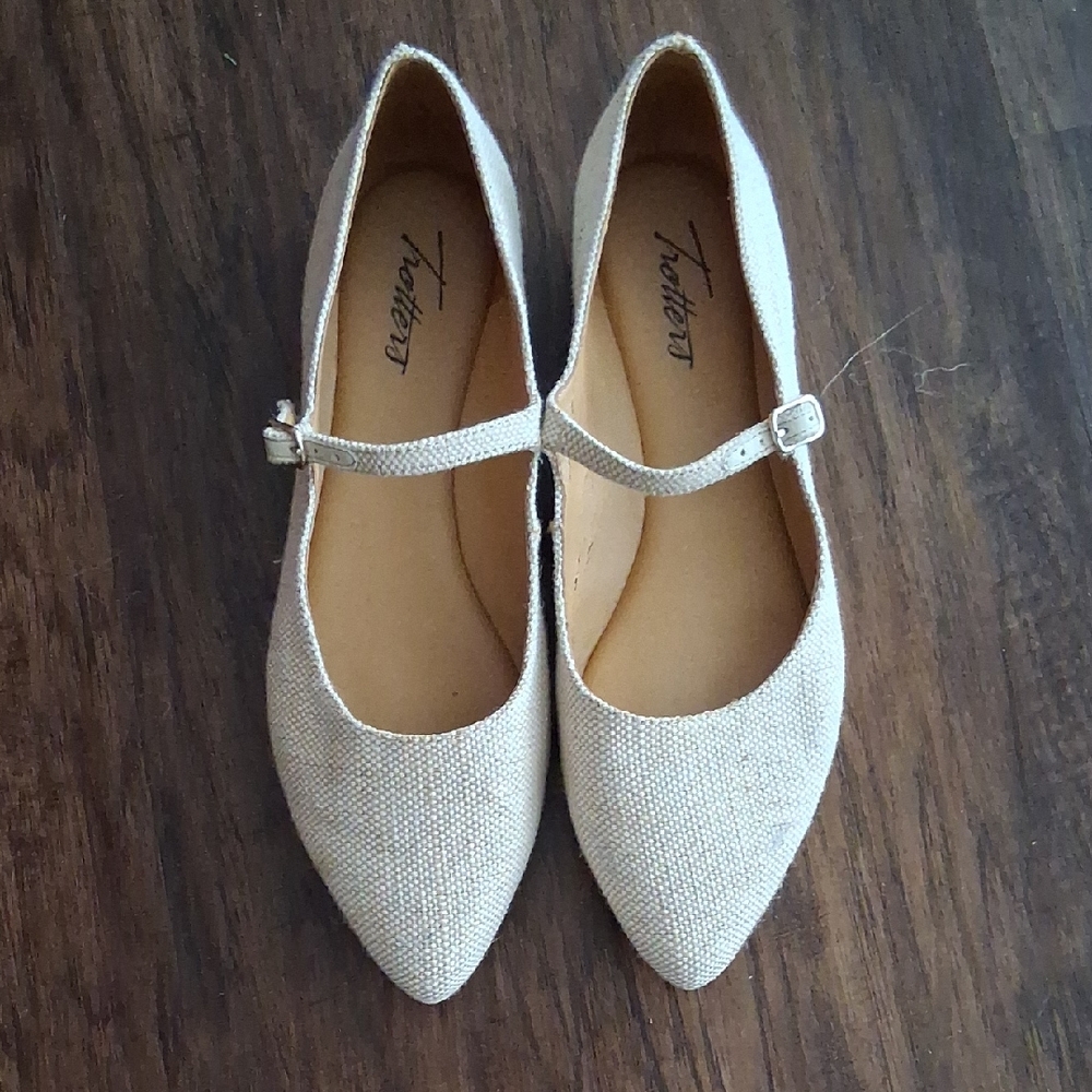 Trotters Mary Jane Shoes